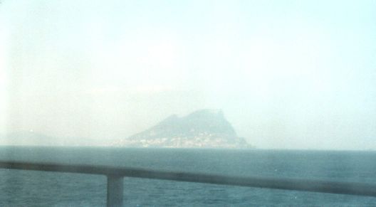 Gibraltar im Hintergrund